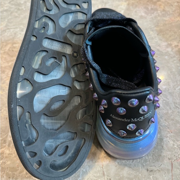 ALEXANDER MCQUEEN WOMANS OVERSIZED STUDDED CLEAR SOLE SNEAKERS - Picture 4 of 4